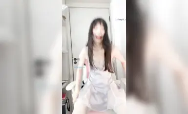 虎牙重磅福利高颜值网红主播【书香繁星】 道具自慰抽插掰逼定制(4)