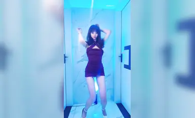 Cô gái trẻ chất lượng hàng đầu, vũ công và cô gái phúc lợi tình dục [Beililuo] tiết lộ khuôn mặt mới nhất, màn trình diễn tài năng của Beaker Angela, trò chơi dâm dục với nữ MC mặc đồ bó sát bằng tất đen (2)