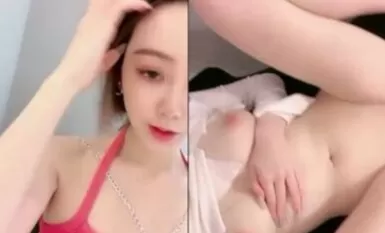 Isa pang top-notch beauty ang lumabas sa dagat! Ang purong natural na puting tigre ay hindi ang uri na nag-aahit, ngunit ang uri na hindi nagpapatubo ng buhok Ito ay dating napakapopular Ito ay may isang bihirang kulay-rosas at magandang puki, at ito ay m