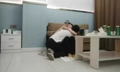 【爱情故事】良家颜值巅峰，28岁白领丽人，一桌啤酒喝完，激情开战 03