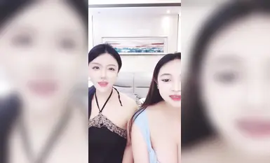 Top goddess [female model Little Strawberry] takes her best friend to the sea~ no condom, taking turns~ internal ejaculation~ masturbation (3)