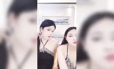 Top goddess [female model Little Strawberry] takes her best friend to the sea~ no condom, taking turns~ internal ejaculation~ masturbation (3)
