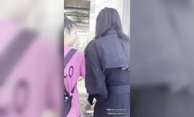 网红高颜值美少女团队【西萌工作室】极品在校女大学生【濑濑】新发布白天夜晚游乐场电梯间露出，还是带上眼镜骚(3)