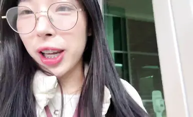 高颜值人气韩国正妹「Elle_Lee」实习小护士与洋男友激情交合，口活一流，疯狂吮吸大屌
