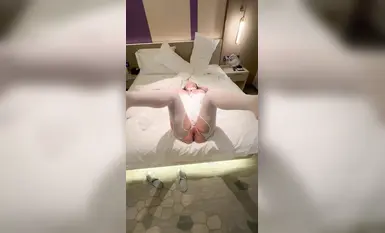 重磅泄密！究极反差露脸美女小姐姐3P肉战，新娘婚纱装脸穴同框啪啪高潮脸