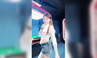 【初夏柚子】最強顏值初夏柚子KTV按摩宿舍直播又嫩又騷與金主互動啪啪後入內射騎乘抬腿爆操 (11)