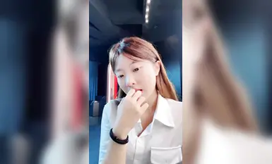 【初夏柚子】最強顏值初夏柚子KTV按摩宿舍直播又嫩又騷與金主互動啪啪後入內射騎乘抬腿爆操 (11)