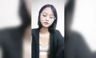 精品【小易的so啵啵】刚成年的小萝莉口交各种体位无套性爱啪啪全裸骚舞自慰出浆尺度全开(2)