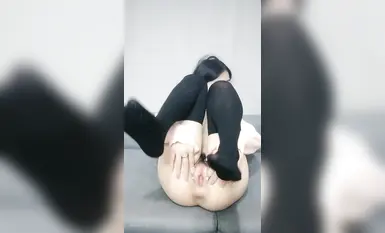 精品【小易的so啵啵】刚成年的小萝莉口交各种体位无套性爱啪啪全裸骚舞自慰出浆尺度全开(9)