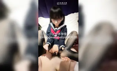 超嫩白虎少萝『铃木奈雪(江东萌虎)』萌萌小女仆今天不听话了因为…想让你插深一点，又被大鸡巴爸爸草起飞了(1)