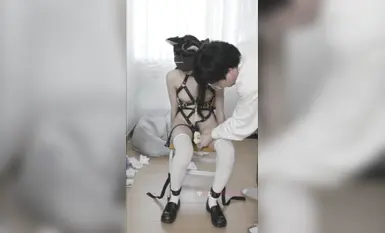 推特頂級攝影師流出的福利視頻，不同女神模特下的美麗騷樣子！女神自願被調教～4