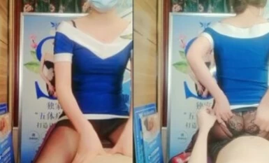 여성 기술자와 연결하여 특수 의류 검은 비단 이슬 얼굴을하고, 다른 사람의 아내가 음란 한 구강 성교를 즐기기 위해 잔디도 남편에게 전화를 걸고, 카메라에 열정적 인 상단을 다시 파열 잔디로 돌려 보내십시오.