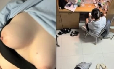 [ความสนุกของหอพักวิทยาลัย] แอบดูนักศึกษาหญิง เล่นเกม และนินทาหลุมสีชมพูที่ดีที่สุดภายใต้มุ้ง