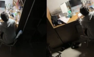 【大學宿舍的樂趣】，沉浸式偷窺女大學生，極品粉嫩小騷逼，對白精彩，擼管佳作