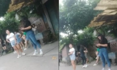 【持有无套内射执照】，一览众逼挑中E胸少妇，一对吊钟美乳，蝴蝶粉逼 1
