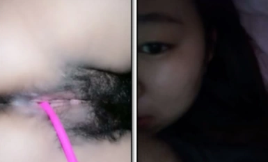 【封校在学校】，一直待在寝室闷坏了，大三学生妹，跳蛋自慰，白浆一直流不停2
