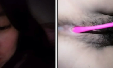 [Ada banyak cecair di sekolah], saya berasa bosan di asrama sepanjang masa, seorang gadis junior melancap dengan alat vibrator, cecair putih terus mengalir, menampakkan wajahnya, nyata.