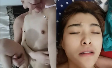 有點平胸的居家小少婦和情人啪啪,奶子不大,自己不斷揉搓,希望可以摸大壹些,笑起來還挺甜.