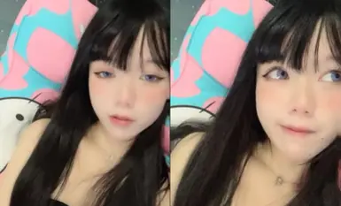 卡哇伊颜值美少女！脱下内裤无毛小骚逼！翘起屁股干净美穴，大黑牛震动，高潮呻吟搞得湿哒哒.