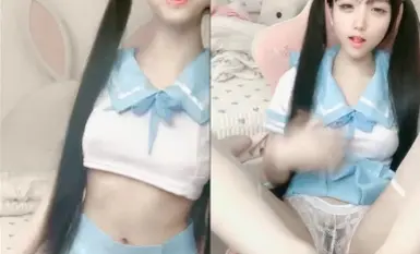 Cô bé lolita trong kỳ nghỉ hè ~ [Missing Brother] thực sự có thể liếm bánh bao hấp Wangzi của chính mình (2