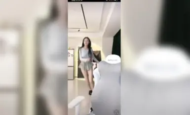 [Douyin heavy hit] Dewi popular [Strawberry Shortcake] mendedahkan tiga mata beliau secara besar-besaran buat kali pertama [siaran langsung Sister Ding] September (11)