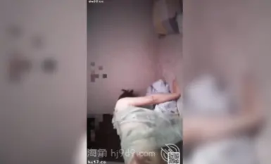 Trận chiến đầu tiên giữa mẹ và con gái nhân Ngày của Mẹ! Video mẹ xuất tinh vào con gái (chị Ying) hai lần