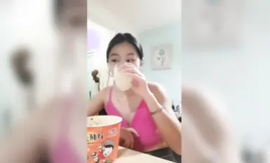 Update kapag hiniling! College student na may magagandang dibdib ~ [Stars in Eyes] Masturbation with props ~ Napakasexy at maganda! (6)