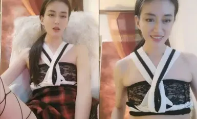 นักแสดงหญิงยอดนิยมบนแพลตฟอร์มแสดงใบหน้าของพวกเขาในการแสดงครั้งใหญ่ คุณสามารถนัดหมายกับเพื่อน ๆ แบบออฟไลน์เพื่อแบ่งปันวิดีโอทางเพศที่น่าตื่นเต้น ถุงน่องสีดำเซ็กซี่และเย้ายวนใจและคุณสามารถถูหน้าอกของคุณและเล่นกับอุปกรณ์ประกอบฉากหีทำให้หีของคุณ หยดน้ำ