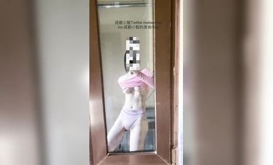 Malakas na Douyin style loli internet celebrity goddess sumasayaw hubad + sex + exposure + crape myrtle + beautiful breasts + creampie + pink pussy, nakakatuwang panoorin ito ng sabay-sabay (97)