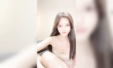 核彈！綠播女神~20小時~【香奈奈】超美網紅臉~狂擼到爆蛋~！ (15)