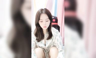 【最幸運的幸運】反差御姐~!!通話中~道具自慰~狂噴水~！ (22)