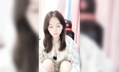 【最幸運的幸運】反差御姐~!!通話中~道具自慰~狂噴水~！ (22)