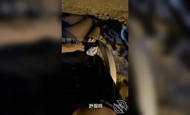 Ang incest master ng Haijiao Community ay nahuhumaling kay "Cousin Xiaotong" sa kanyang bagong trabaho - Pinunit niya ang kanyang itim na medyas at siniil nang husto ang kanyang pinsan sa beach, at pumulandit pa ito sa high definition.