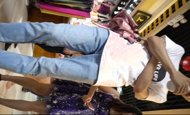 แหล่งรวมสาวงามแห่ไปตามห้างสรรพสินค้า ถนนคนเดิน เพื่อซื้อกระโปรงสาวหลากสไตล์ (63)
