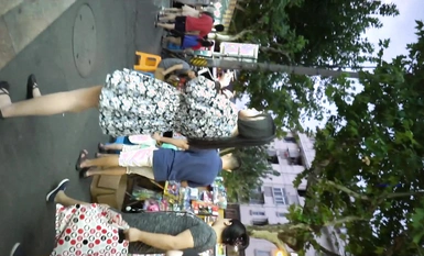 Ang lugar ng pagtitipon ng kagandahan ay nagwawalis sa kalye ng pedestrian ng shopping mall hanggang sa matinding pangangaso, iba't ibang istilo ng palda ng mga babae (25)