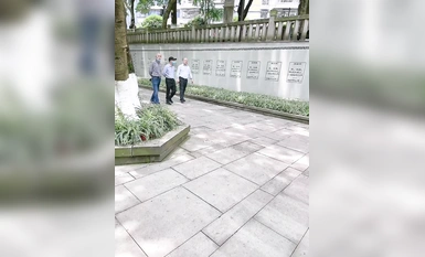 頂級露出藝術家『娜娜』最新瘋狂露出 無內大膽遊走在街頭 如入無人之境 各種在人前露出 真的吊 (5)
