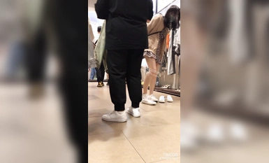 Ang lugar ng pagtitipon ng kagandahan ay nagwawalis sa kalye ng pedestrian sa shopping mall hanggang sa mabibilis na pangangaso, iba't ibang istilo ng palda ng mga babae (38)