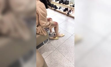 Ang lugar ng pagtitipon ng kagandahan ay nagwawalis sa kalye ng pedestrian sa shopping mall hanggang sa mabibilis na pangangaso, iba't ibang istilo ng palda ng mga babae (38)