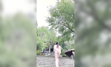 최고의 노출 아티스트 인 나나는 이제 최신 미친 노출을 과시하고 있습니다. 그녀는 마치 남자의 땅에없는 것처럼 길을 걸으며 사람들 앞에서 온갖 종류의 물건을 과시 할만큼 대담합니다 (7).