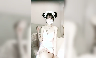 極品小仙女~【梨醬】道具狂插~白漿直流~爽~！~ ~~！ (2)