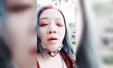 色膽包天的台妹~【超辣網紅小婕】戶外各種露出勾引路人~ (2)