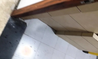 국내 화장실 사진의 신이 병원 여자 화장실에 몰래 들어가 아침 내내 소변을 참던 초음파 소녀를 몰래 촬영하고 마침내 문을 열어 물을 내보낼 수 있습니다!