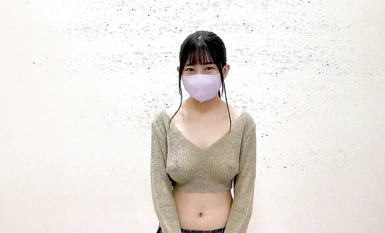 Bộ ngực khủng dễ thương của Anna Jiang lộ ra trong bộ váy
