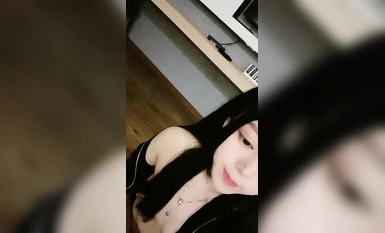 顏值性感美女回歸！酒店炮友激情大戰！抓起大屌插嘴，特寫視角猛懟騷穴，騎乘位猛坐一插到底