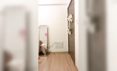 Em gái dễ thương và ngọt ngào! Hãy mặc trang phục hầu gái và nhảy múa! Tắm trong phòng tắm và thay quần áo thật hấp dẫn, tôi xòe cận cảnh âm hộ chật hẹp của mình và nâng mông thật là tuyệt