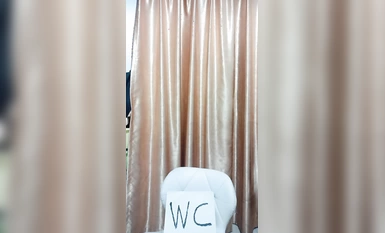 Sexy na babae na may salamin! White shirt striptease! Ang kasosyo sa kasarian ay tumayo at sinunggaban ang kanyang puki, nakasakay sa kama at tumagos sa kanya ng malalim, ang kanyang ekspresyon ay lubhang mapang-akit.