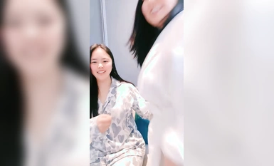 爆乳肥臀性感尤物！顏值美女的誘惑！撩下內衣露大奶，多毛騷穴掰開，嬌喘呻吟好聽