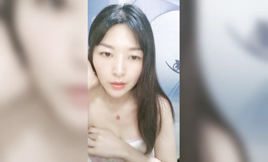 氣質超棒美御姐！給大家秀一波！慢慢脫掉，堅挺白嫩奶子，跪在椅子結實肥臀，緊致騷穴掰開