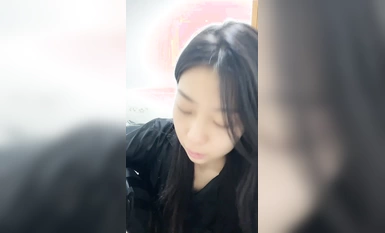 綠播美女下海！苗條身材貧乳！美臀騷穴振動棒自慰，特寫加緊猛捅，嬌喘呻吟騷話不斷