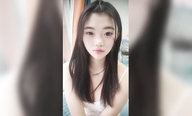 Ang cute at magandang babae na si Yaoyao! Ang pagiging fucked sa lahat ng uri ng mga paraan ng aking kasosyo sa sex! Ang malalim na lalamunan ay sumisipsip sa isang malaking titi, nakasakay sa sofa, nakatayo sa window sill at naninigas mula sa likod